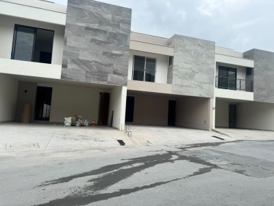 Casa en venta en Carretera Nacional