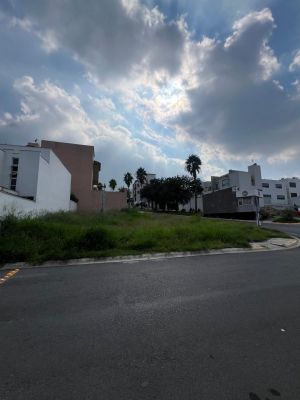 Terreno residencial en venta en Cumbres