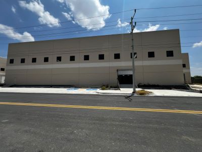 Bodegas y naves industriales en renta en Foráneos