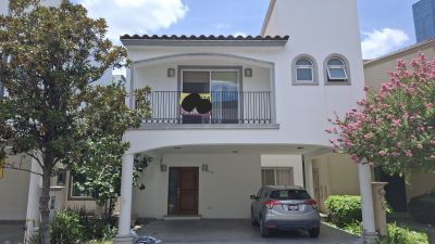 Casa en renta en Valle Oriente