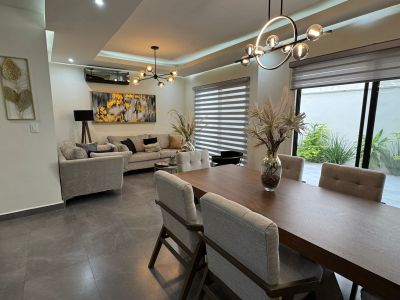 Casa en renta en García