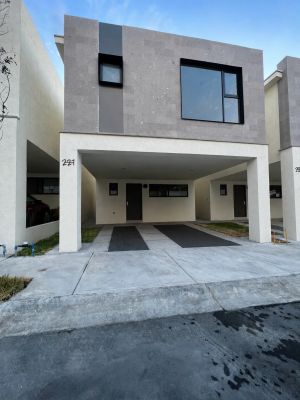 Casa en renta en García