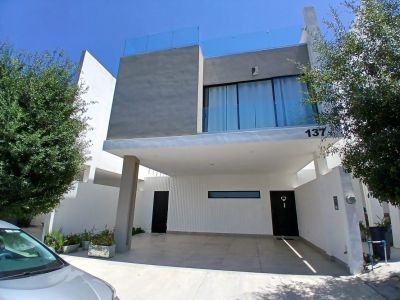 Casa en renta en Santiago