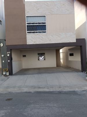 Casa en renta en García