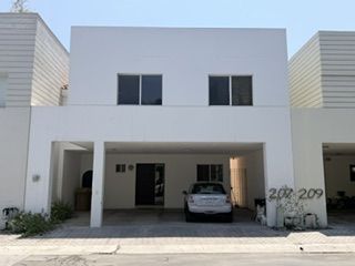 Casa en renta en Santa Catarina