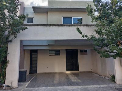 Casa en renta en García