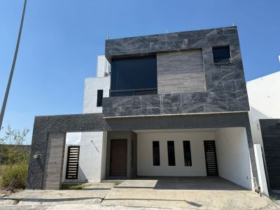 Casa en renta en Carretera Nacional